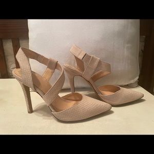 VINCE CAMUTO 4” Heel Nude Slingback Pump Sz 10